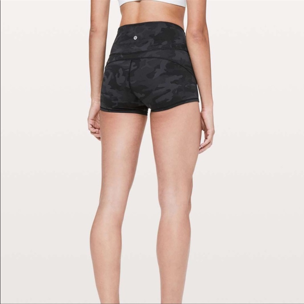 Lululemon in the movement spandex/shorts 2.5 size 6 camo